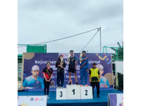 SMPN 84 Meraih Prestasi Kejuaraan Olahraga Tradisional dalam